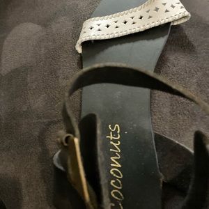 Coconuts sandals